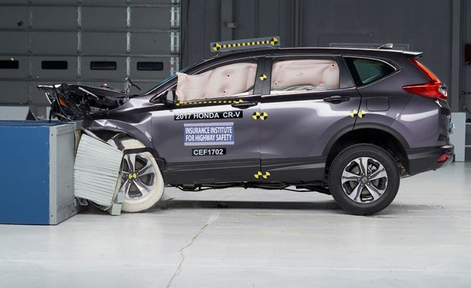 نتيجة بحث الصور عن ‪Honda CR-V2017 crash‬‏